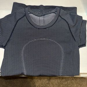 Lululemon navy and white fitted t shirt top